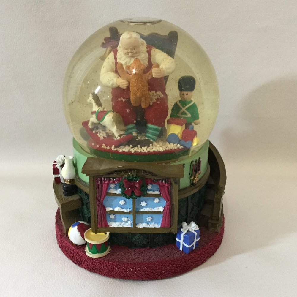 Sankyo Santa Clause Snow Globe Music Box Christmas
